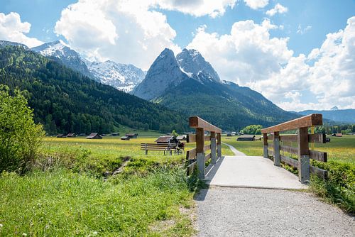 idyllisch lentelandschap, fietsroute tussen Garmisch en Grain