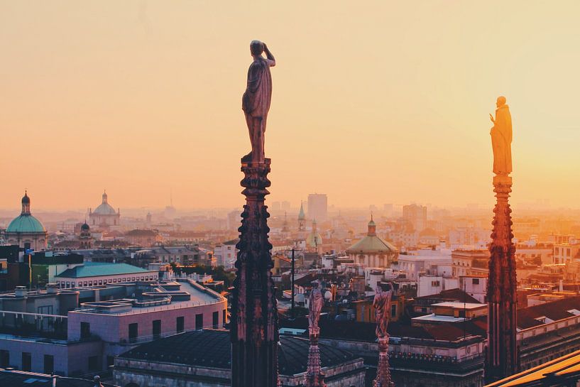 Milan by Hello Pompoyo
