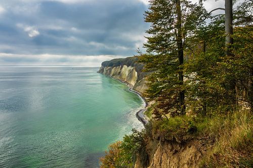 Die Ostseeküste auf der Insel Rügen im Herbst