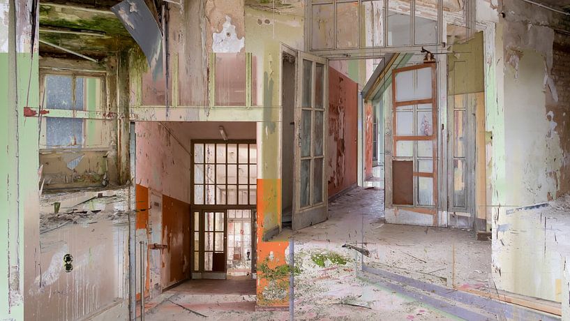 CORRIDOR CHAOS III par Caroline Boogaard