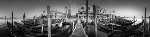 Piazza San Marco in Vendig. Schwarzweiss Bild.