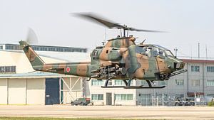 Japanischer Kampfhubschrauber Bell AH-1S Cobra.