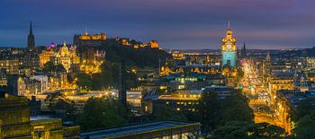 Abend über Edinburgh, vom Calton Hill aus gesehen