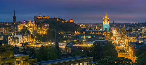 Avond over Edinburgh, gezien vanaf Calton Hill
