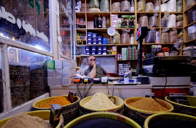 Bazaar van Tabriz van Maarten Verhees