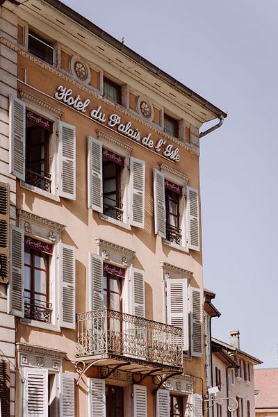 Hotel Pastel Annecy France by Amber den Oudsten