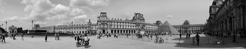 Louvre Panorama (zwartwit) van Sean Vos