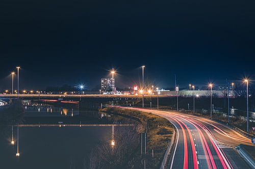 Sentiers de lumière sur l'autoroute à Gand | Photographie de nuit
