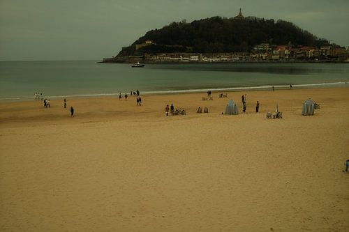 Strand im März, San Sebastián