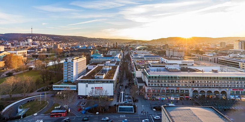Stuttgart bij zonsondergang van Werner Dieterich