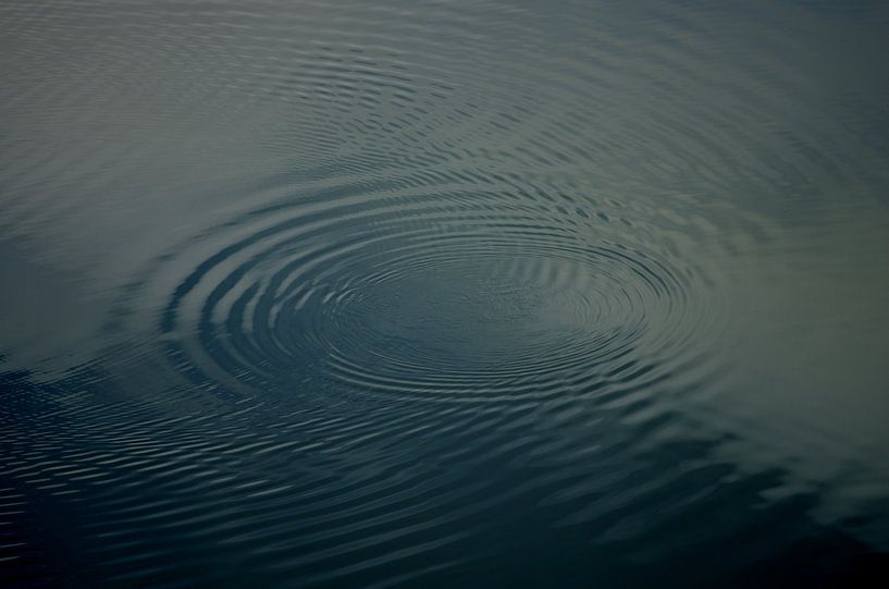 Water in circle by De Rover
