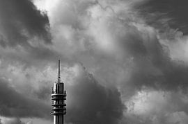 The storm above the Wormer and Jisperveld gives a beautiful landscape by Hans de Waay