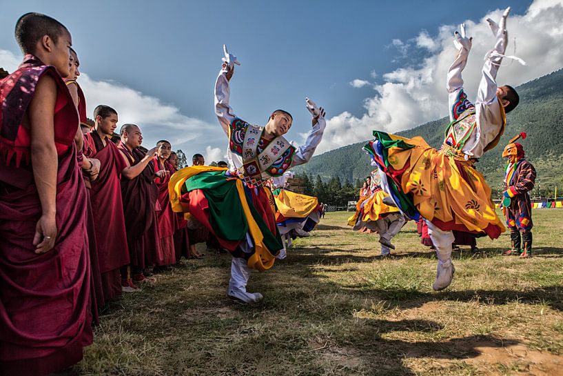 Bhutanese dansers op het Wangdi Festival in Bhutan. One2expose Wout Kok van Wout Kok