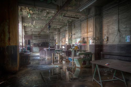 Atelier dans un haut fourneau abandonné sur Eus Driessen