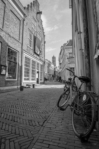 Uitzicht op de Dom vanuit de Slachtstraat in Utrecht van Kaj Hendriks
