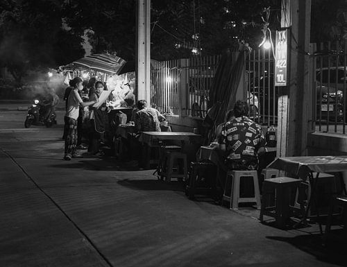 Bangkok in de nacht in zwart-wit