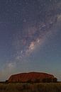 Melkweg boven Uluru, Australië van Marcel Saarloos thumbnail