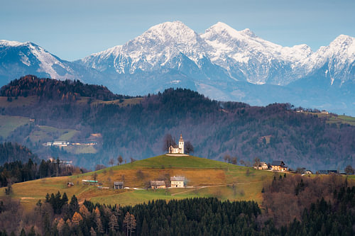 Between heaven and the Alps by Tijmen Hobbel