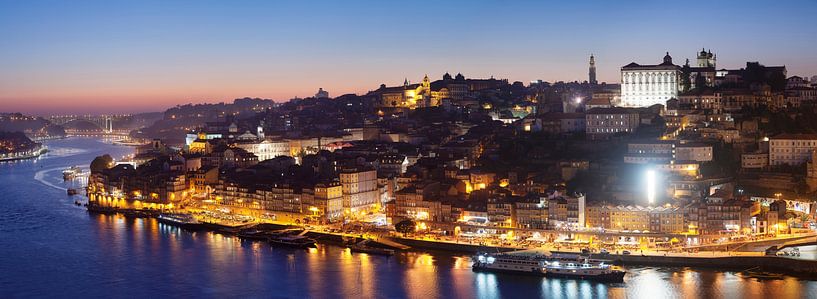 Porto bei Nacht, Portugal von Markus Lange