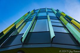 Kleurrijke gevel Saxion Hogeschool Deventer! van N-Joy Pictures