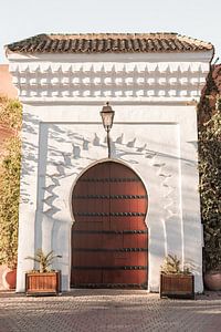 Hölzernes Tor in Marrakech von Henrike Schenk