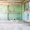 Verlassene Sporthalle in Tschernobyl. von Roman Robroek – Fotos verlassener Gebäude