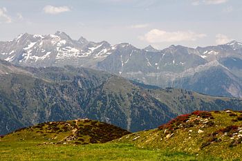 Zuid-Tirol, bankje met uitzicht vanaf de Hirzen 