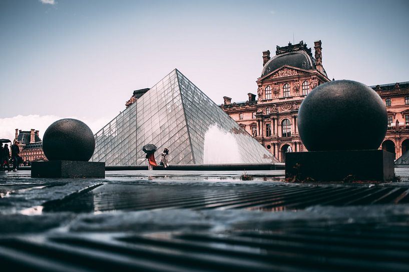Paris by Hello Pompoyo