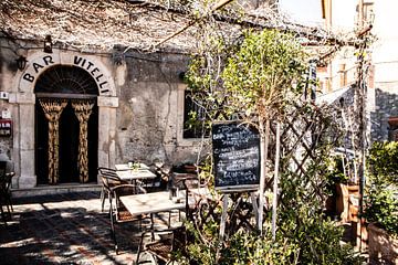 Bar Vitelli in Savoca (aus dem Paten) von Eric van Nieuwland