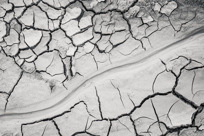 Terre sèche craquelée à Hverir Islande sur Michèle Huge