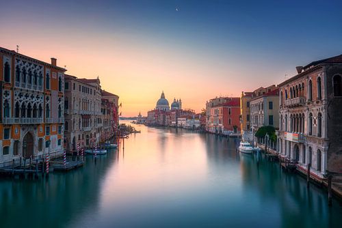 Grand Canal voor zonsopgang. Venetië, Italië
