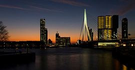 Ochtendgloren over Rotterdam (panorama) van Jan Pott