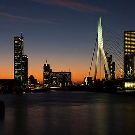 Ochtendgloren over Rotterdam (panorama) sur Jan Pott