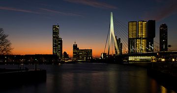Ochtendgloren over Rotterdam (panorama) van Jan Pott