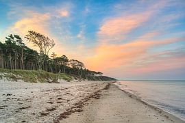 In the morning on the Darßer Weststrand by Michael Valjak