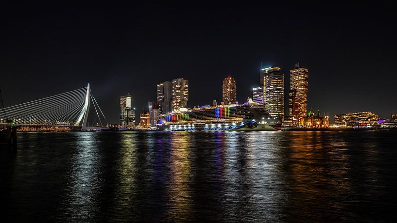 Nieuwe Maas and Kop van Zuid in Rotterdam by Dirk van Egmond