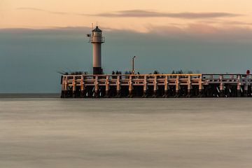 phantoms on the pier sur Koen Ceusters