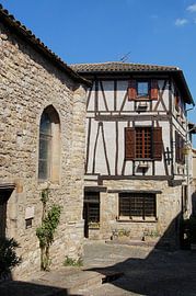 Cordes-sur-Ciel, mittelalterliche Perle hoch oben in den Wolken von Frank Photos