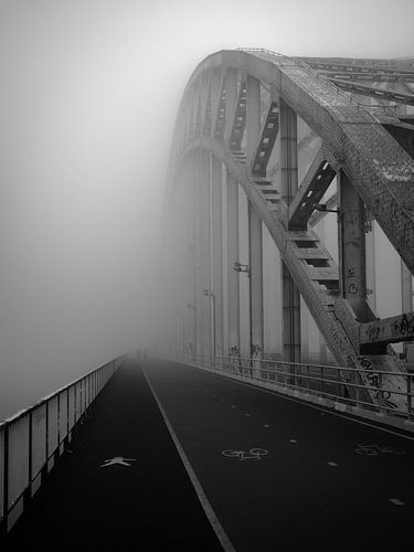 Waalbrücke im Nebel I