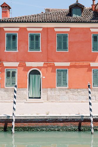 Burano Venise | Maison colorée sur le canal | Photographie de voyage - art mural