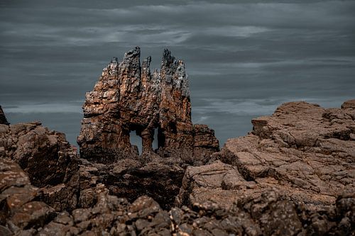 Sauron's Mask – Echo of a Dark World by Gerry van Roosmalen