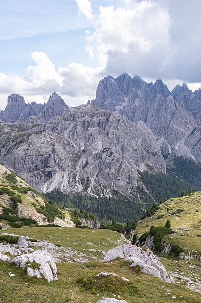 Spitz zulaufende Berge von Lynn Haverhals