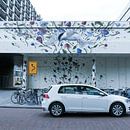 Rotterdam - Muurschildering ontspringt uit auto van Wout van den Berg thumbnail