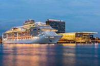 Amsterdam verwelkomt cruiseschip MSC Splendida van Renzo Gerritsen thumbnail