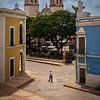 Marcher à l'ombre de la cathédrale de Campeche sur Mark Sluijmers