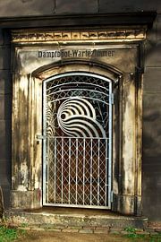 Hamburg: the former steamboat waiting room by Norbert Sülzner