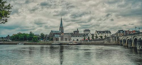 Maastricht met uitzicht op Sint Martinuskerk