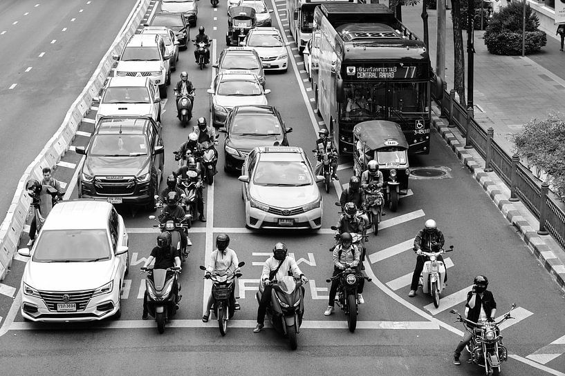 Urban contrast in Bangkok: waiting for the light by Frank Photos