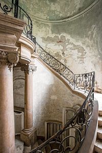 Portail d'entrée d'une villa d'Europe de l'Est