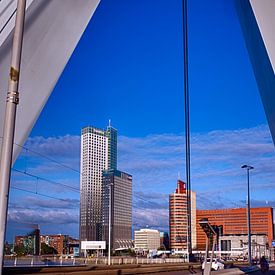Erasmusbrücke und Kopvan Zuid, Rotterdam. von George Ino